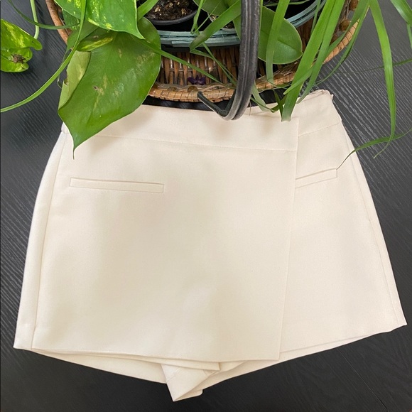 Zara Pants - Zara Cream Women's Skorts